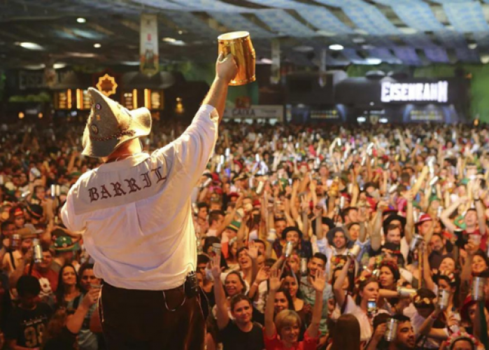 Oktoberfest de Blumenau: Impulsionando o Mercado Imobiliário Local